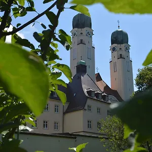 Gaestehaus Schweiklberg Hotel
